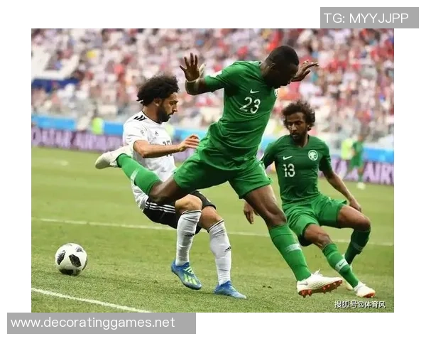 足球巨星意外遭遇篮球致命一击引发体育界震惊与热议